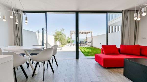 Modern Flori Apartment