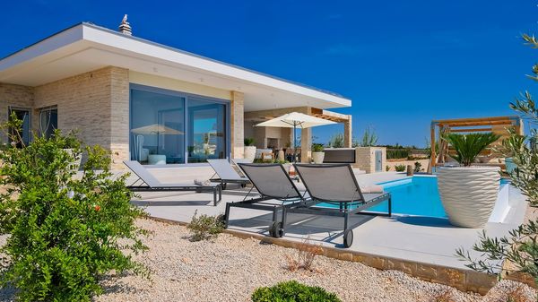 Moderna Plant Villas s grijanim bazenom