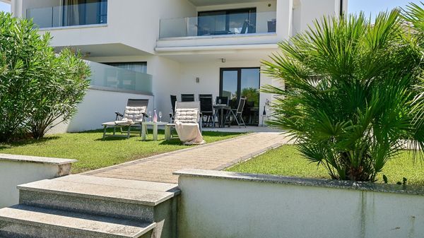 Elegante Luxus-Ferienwohnung Nika mit großer Terrasse auf Krk