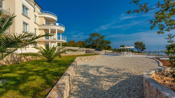 Modern luxury apartment Tunera 3 in a villa by the sea on Krk