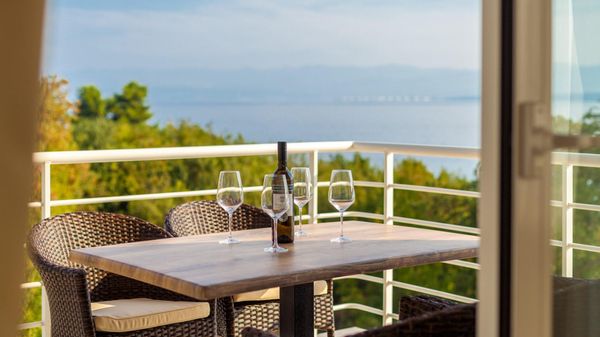 Modern luxury apartment Tunera 3 in a villa by the sea on Krk