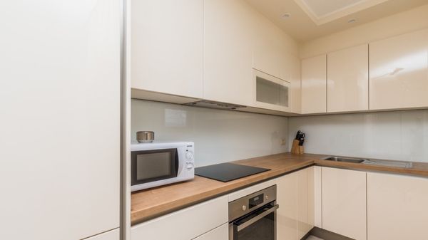 Luxus-Ferienwohnung Tunera 6 am Meer mit Pool auf Krk