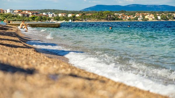 Luxus-Ferienwohnung Tunera 6 am Meer mit Pool auf Krk