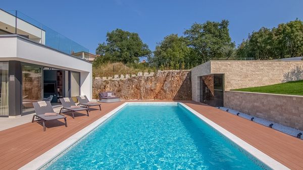Vila #1 - Prekrasna dizajnerska vila u blizini Rovinja s privatnim bazenom i saunom
