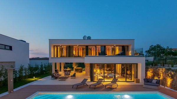 Vila #1 - Prekrasna dizajnerska vila u blizini Rovinja s privatnim bazenom i saunom
