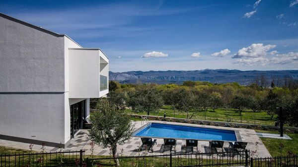 Moderne Villa Ante mit wunderschönem Blick auf den Olivengarten