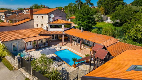 Villa Antoli is an ideal holiday home with pool for families