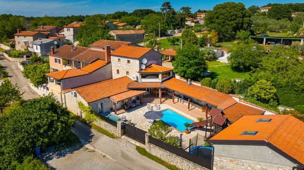 Villa Antoli is an ideal holiday home with pool for families