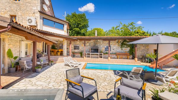 Villa Antoli is an ideal holiday home with pool for families
