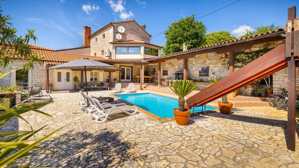 Villa Antoli is an ideal holiday home with pool for families