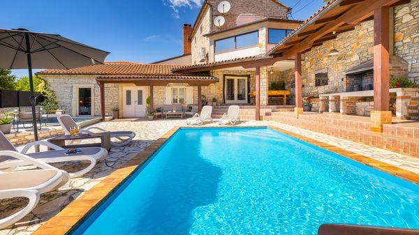 Villa Antoli is an ideal holiday home with pool for families