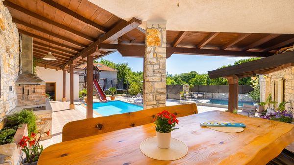 Villa Antoli is an ideal holiday home with pool for families