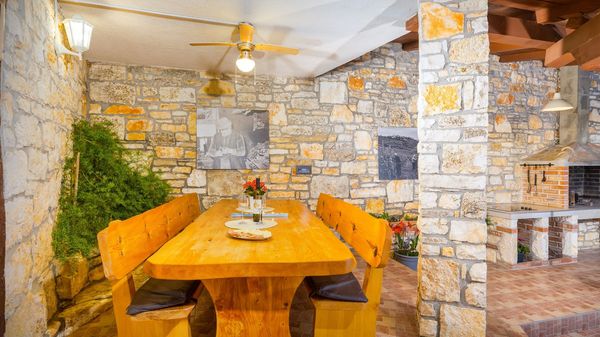 Villa Antoli is an ideal holiday home with pool for families