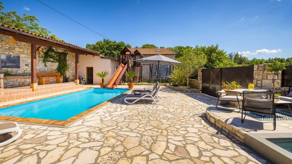 Villa Antoli is an ideal holiday home with pool for families