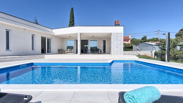 Villa Aura - modern one-storey villa with private pool near Pula