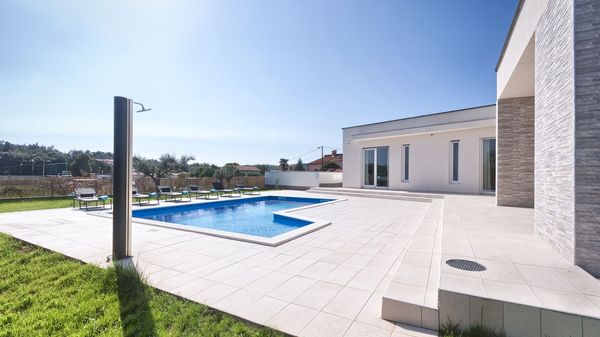 Villa Aura - modern one-storey villa with private pool near Pula