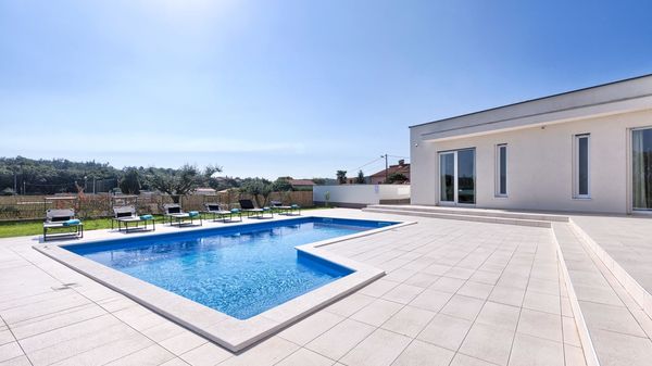 Villa Aura - modern one-storey villa with private pool near Pula