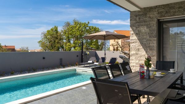 Villa Barbara – A Tranquil Holiday Villa with Pool & Garden