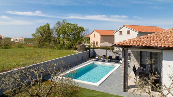 Villa Barbara – A Tranquil Holiday Villa with Pool & Garden