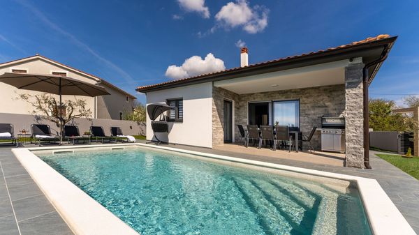 Villa Barbara – A Tranquil Holiday Villa with Pool & Garden