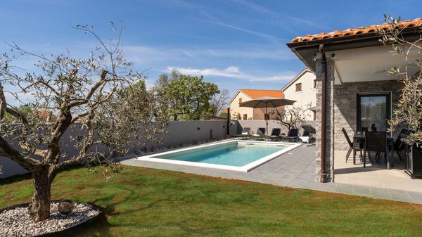 Villa Barbara – A Tranquil Holiday Villa with Pool & Garden