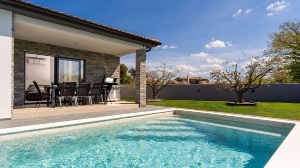 Villa Barbara – A Tranquil Holiday Villa with Pool & Garden