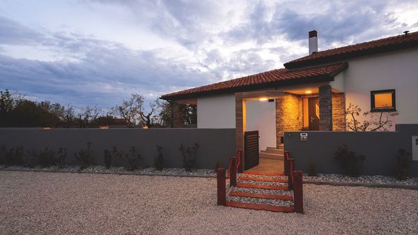 Villa Barbara – A Tranquil Holiday Villa with Pool & Garden
