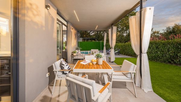 Villa Barcolana - charming cozy villa with private pool near Porec