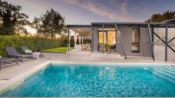 Villa Barcolana - charming cozy villa with private pool near Porec