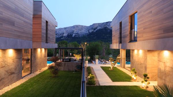 Stilvolle Villa Besca mit beheiztem Infinity-Pool