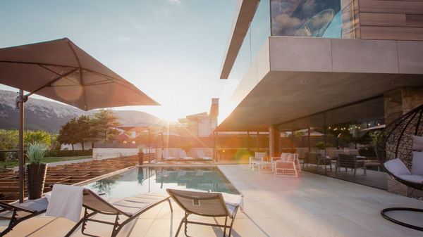 Stilvolle Villa Besca mit beheiztem Infinity-Pool