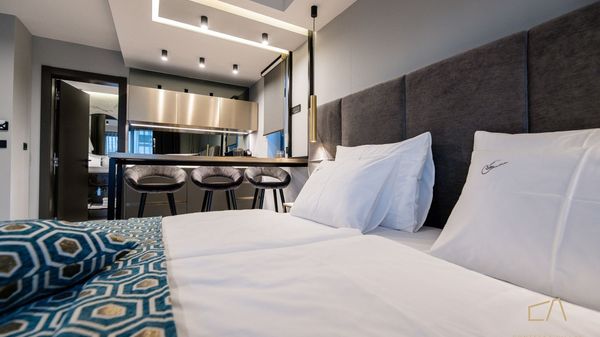Moderan studio apartman S4 s pogledom na bazen u Villi Curiera na Krku
