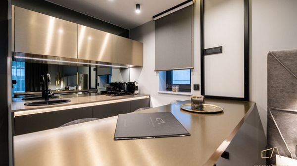 Elegantan studio apartman S7 s pogledom na bazen u Villi Curiera na Krku