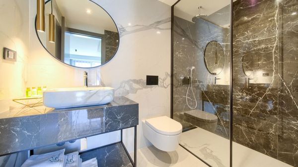 Elegantan studio apartman S7 s pogledom na bazen u Villi Curiera na Krku