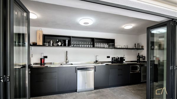 Elegantan studio apartman S7 s pogledom na bazen u Villi Curiera na Krku