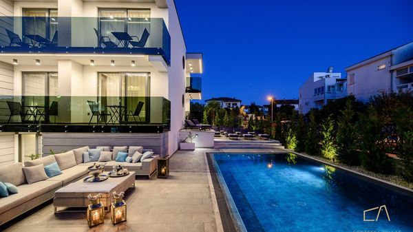 Schöne Ferienwohnung Studio S1 in der Villa Curiera mit Pool auf Krk