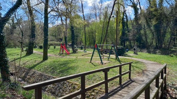 Villa Jele s bazenom i konobom u mirnom okruženju na Krku