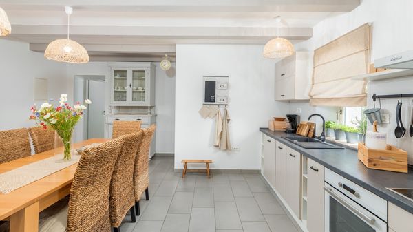 Villa Jona - Lijepa vila s privatnim bazenom, igraonicom i vanjskim igralištem za djecu
