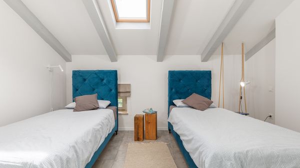 Villa Jona - Lijepa vila s privatnim bazenom, igraonicom i vanjskim igralištem za djecu