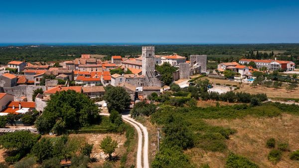 Villa Laurentii - prekrasna moderna vila s privatnim bazenom