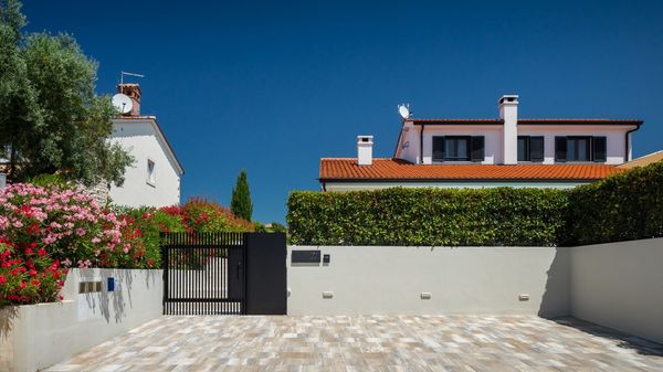 Villa Laurentii - prekrasna moderna vila s privatnim bazenom