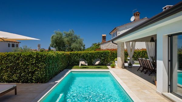 Villa Laurentii - prekrasna moderna vila s privatnim bazenom