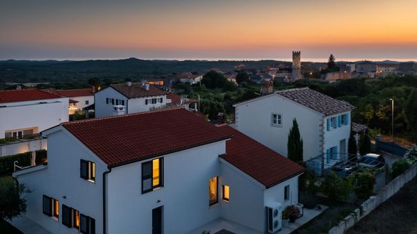 Villa Laurentii - prekrasna moderna vila s privatnim bazenom