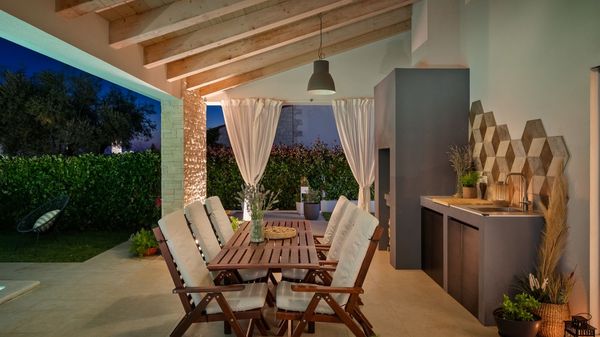 Villa Laurentii - prekrasna moderna vila s privatnim bazenom