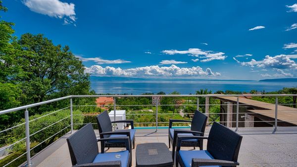 Villa LIna - prekrasna vila s infinity bazenom u blizini plaže