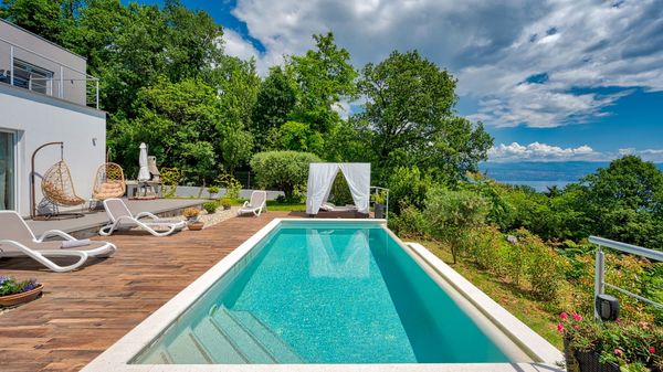 Villa LIna - prekrasna vila s infinity bazenom u blizini plaže