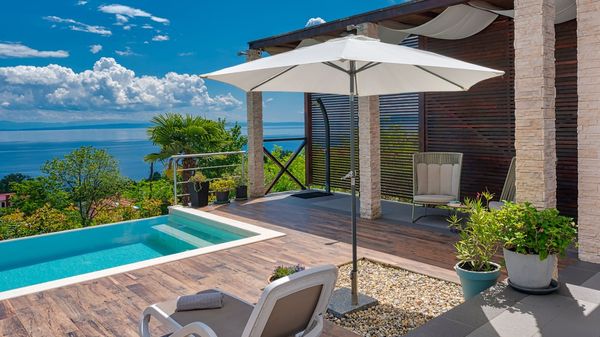 Villa LIna - prekrasna vila s infinity bazenom u blizini plaže
