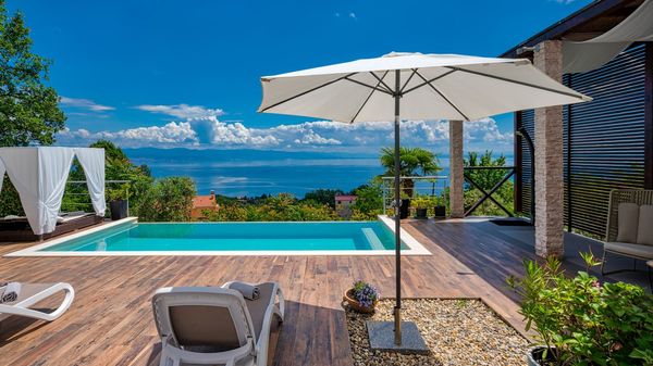 Villa LIna - prekrasna vila s infinity bazenom u blizini plaže