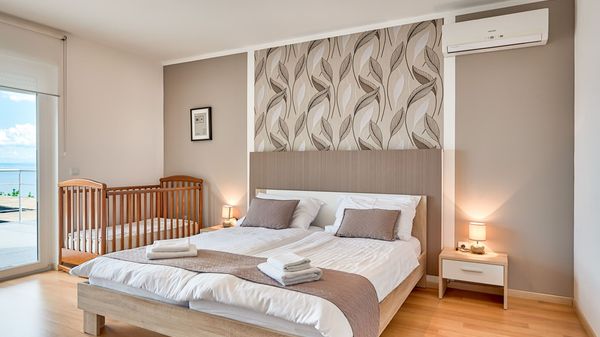 Villa LIna - prekrasna vila s infinity bazenom u blizini plaže