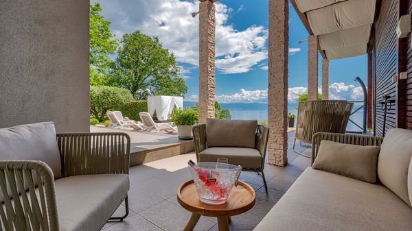 Villa LIna - prekrasna vila s infinity bazenom u blizini plaže
